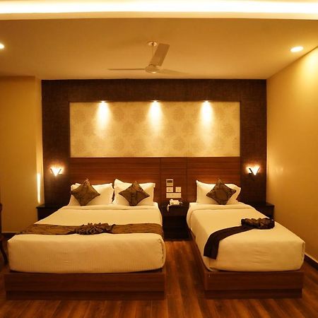 V Five Hotel Singapperumalkovil Экстерьер фото