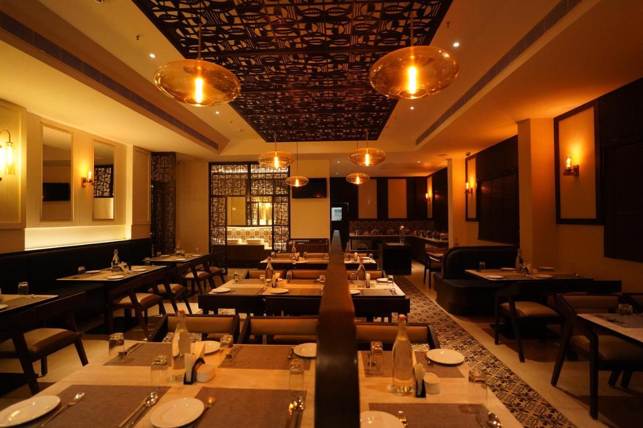 V Five Hotel Singapperumalkovil Экстерьер фото